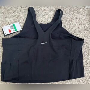 Nike dri fit sport bra / top **NEW**, size close , color black